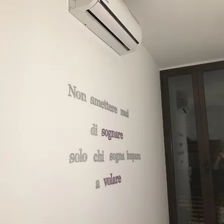 Helios Vacanze בית הארחה *